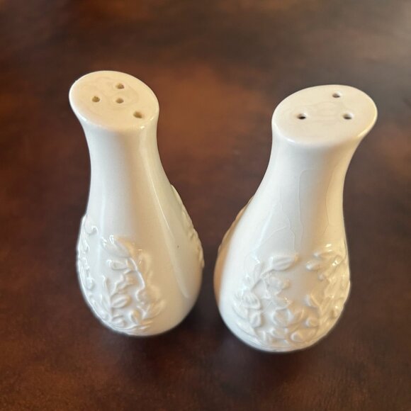 Rose Point by Steubenville Salt & Pepper Shakers Set Rose Point by Pope Gosser - Picture 8 of 10